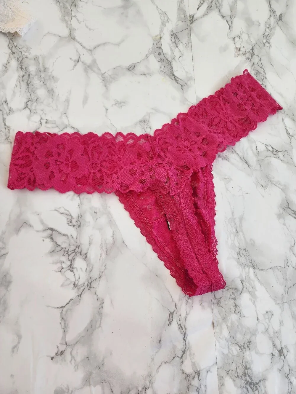 3 VICTORIA'S SECRET THE LACIE THONG PANTIES LOT OF 3 Pack SEXY ROMANTIC M